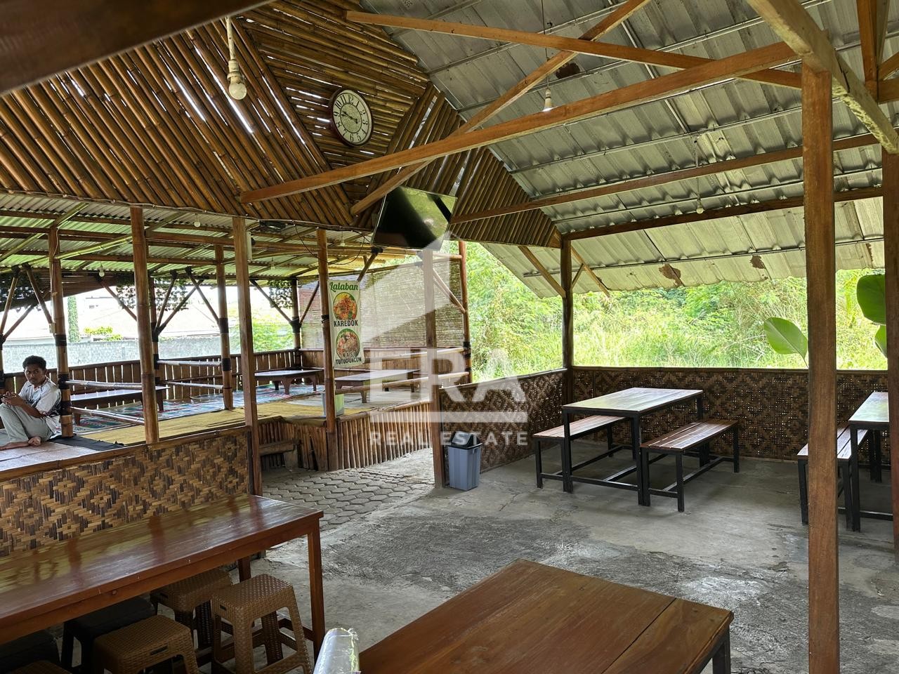 interior 8
