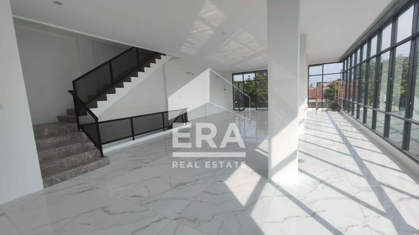 interior 8