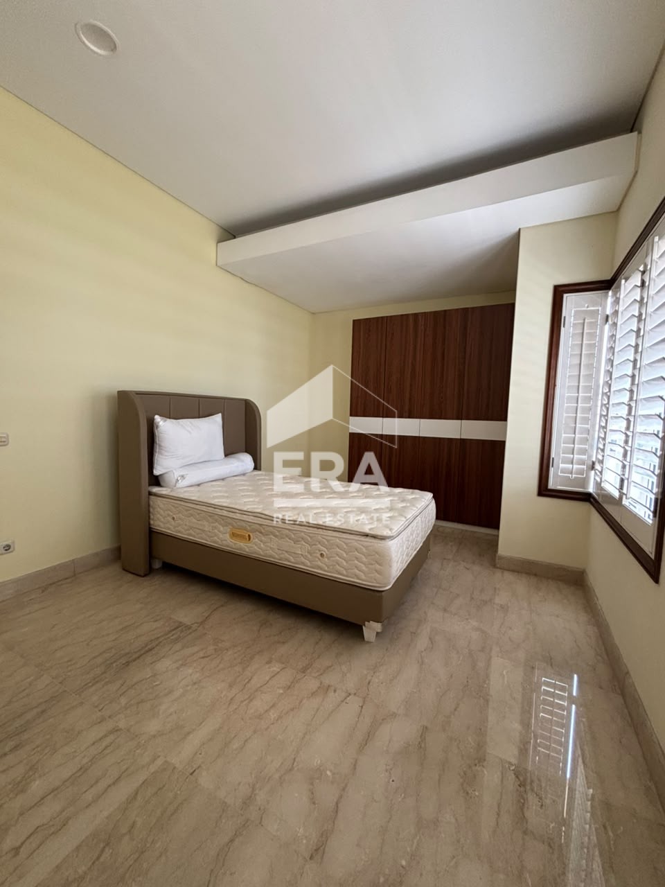 interior 6
