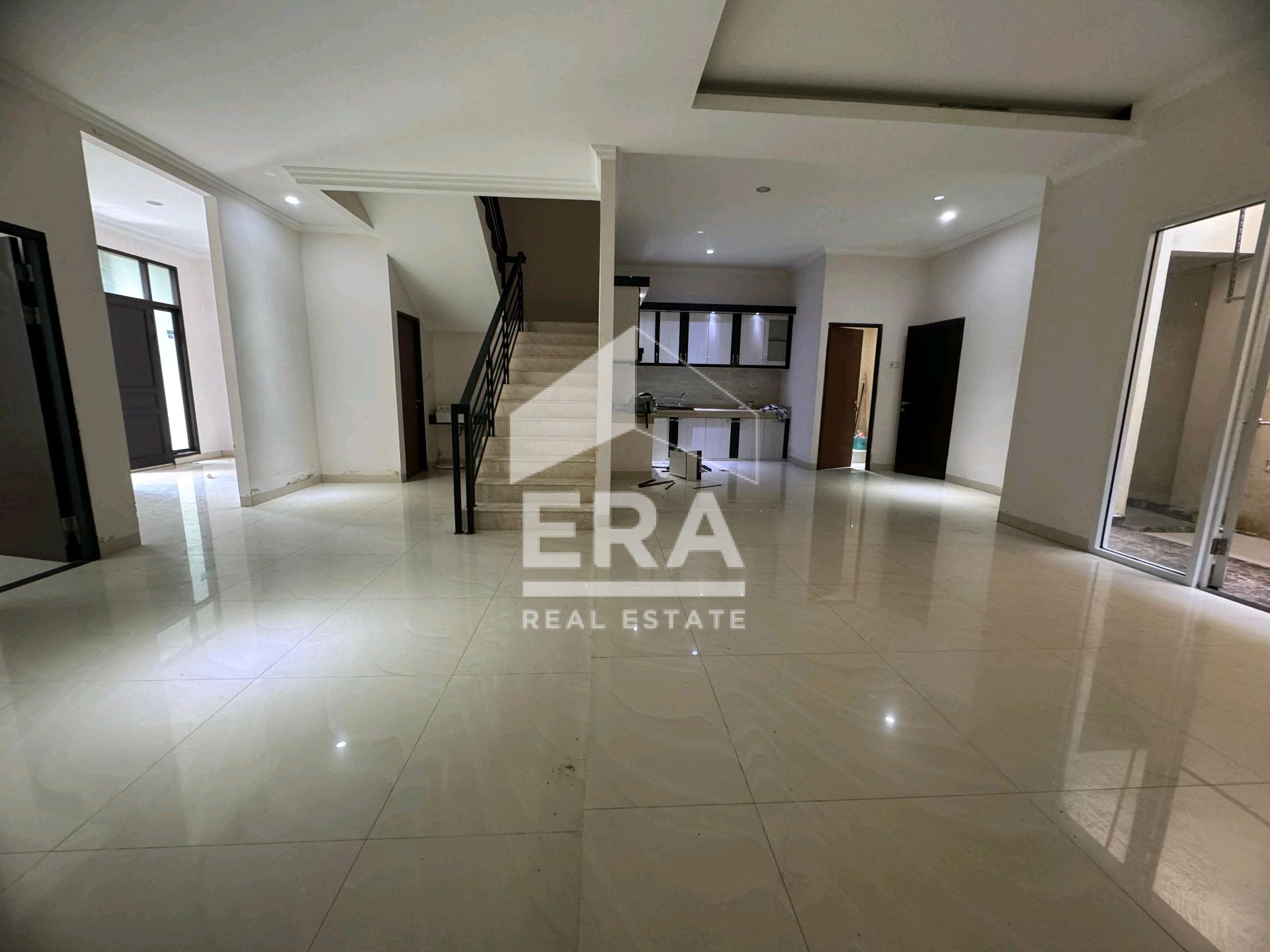 interior 6