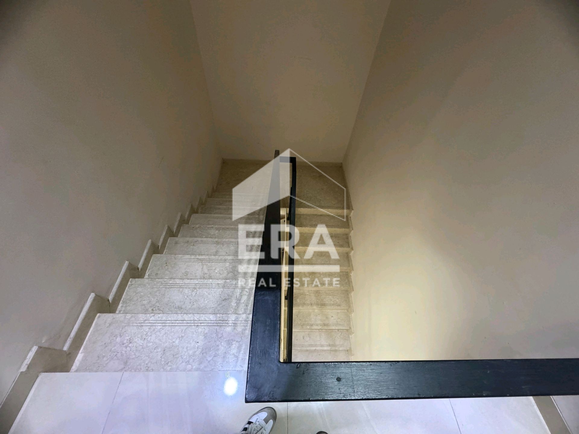 interior 8