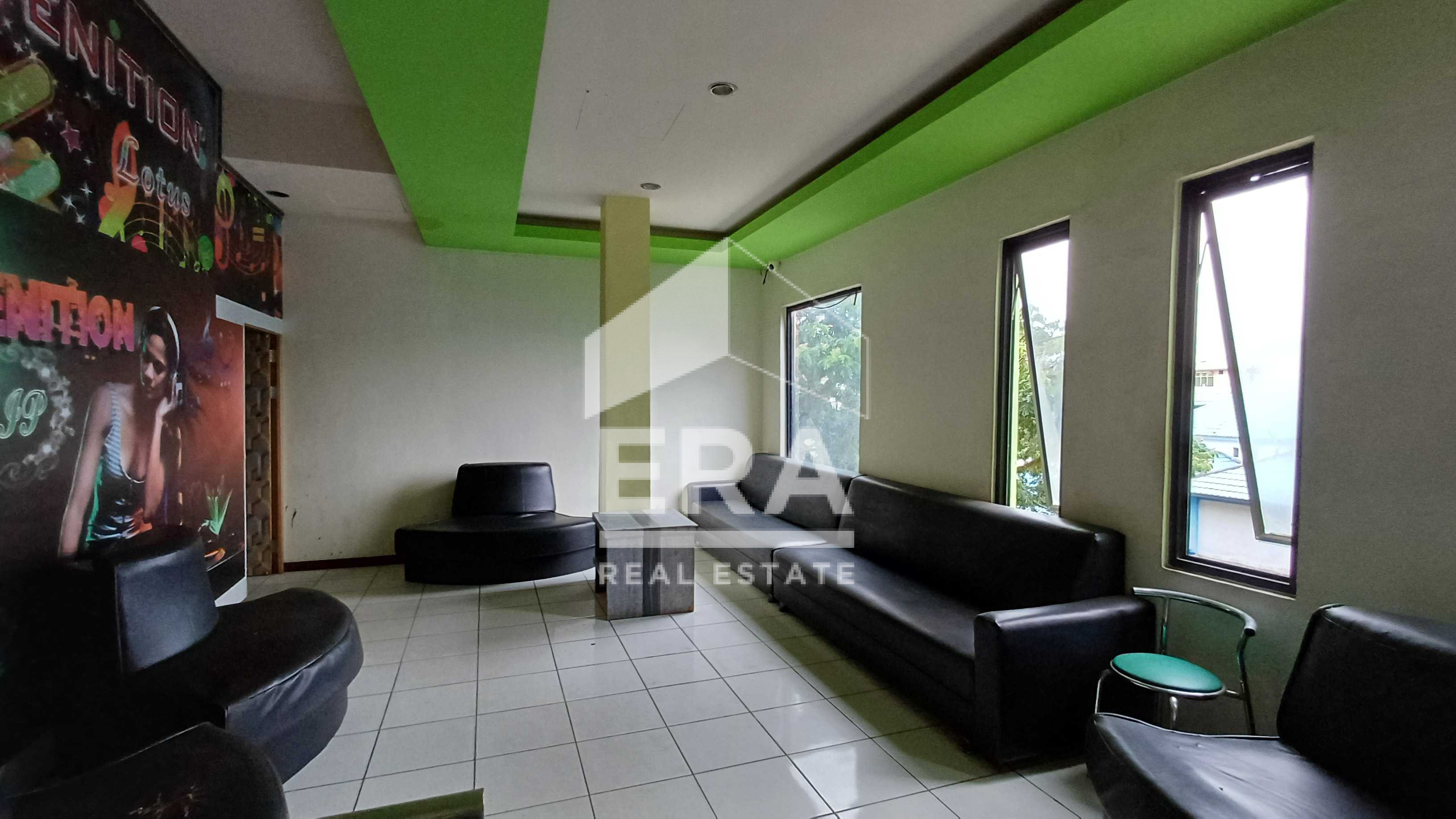 interior 12