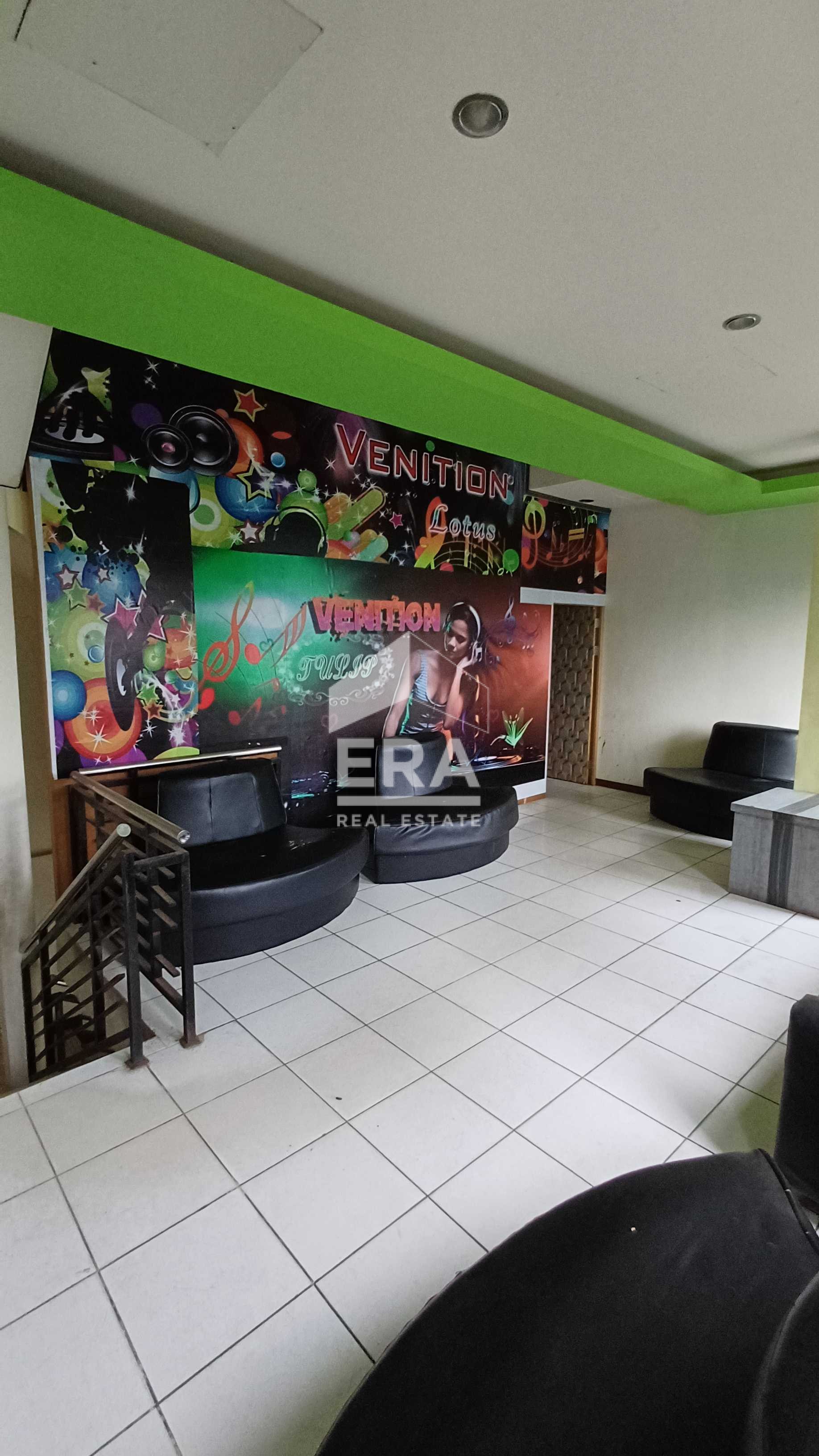 interior 13