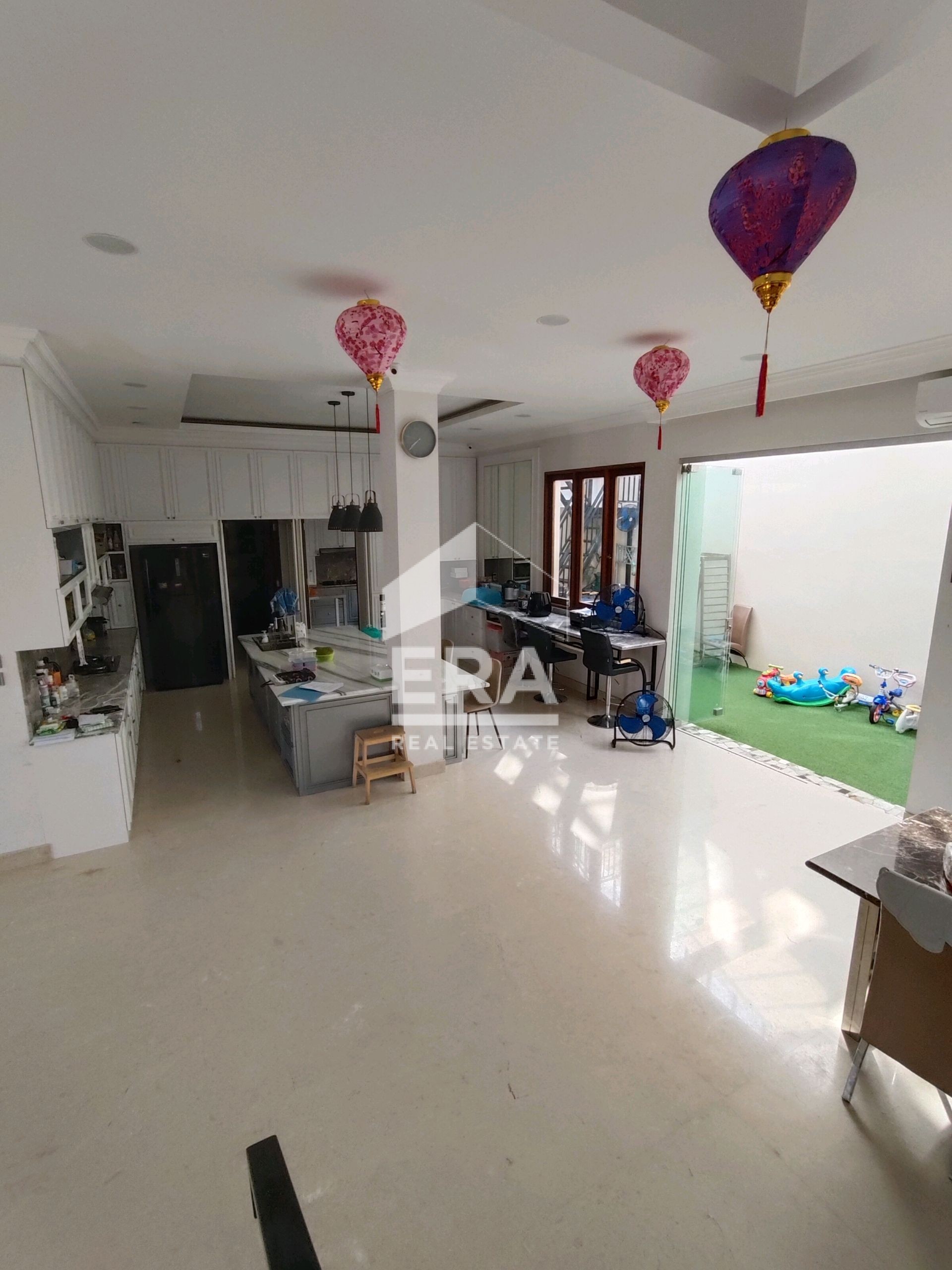 interior 7