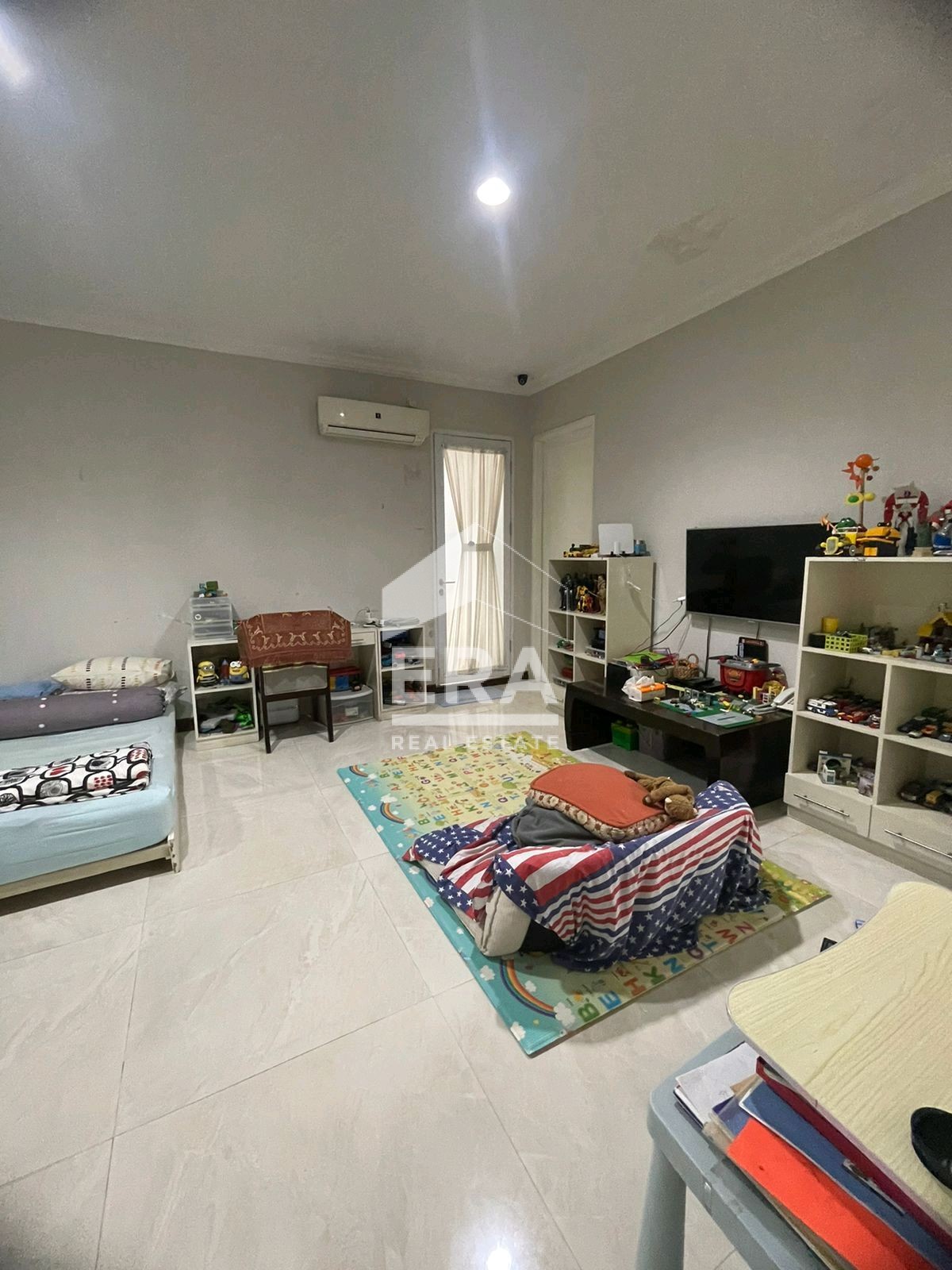 interior 6
