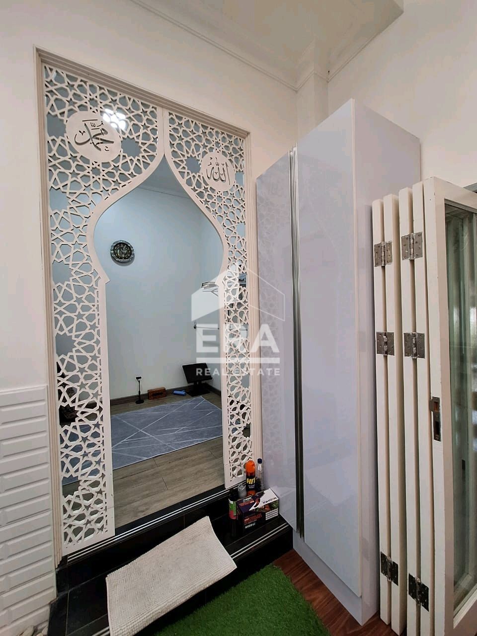 interior 8