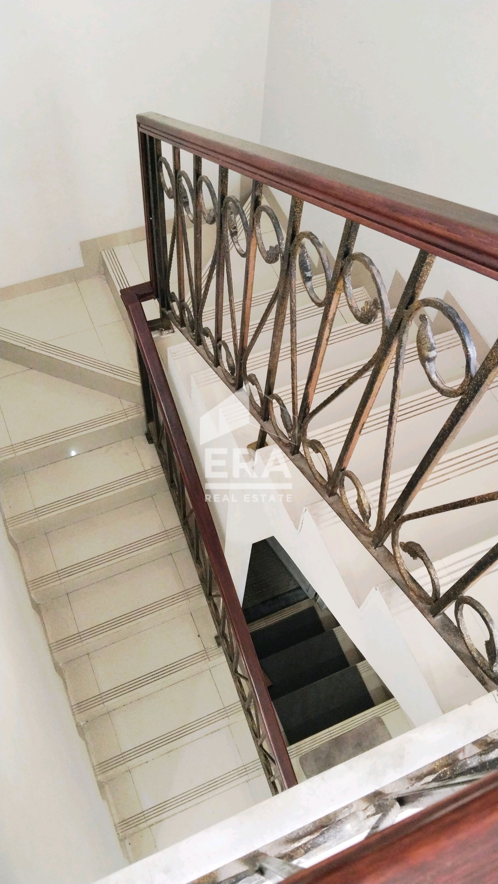 interior 8