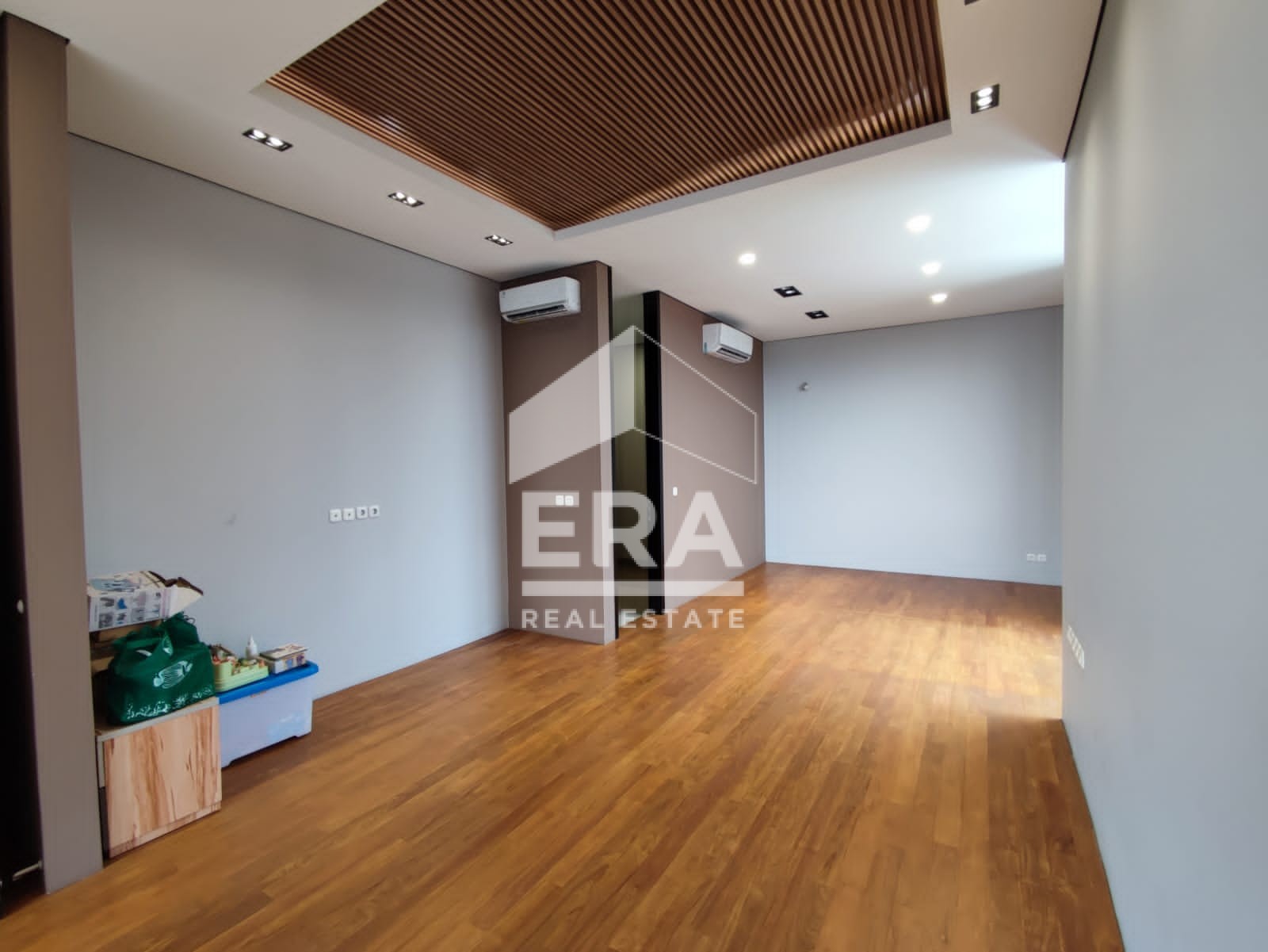interior 22