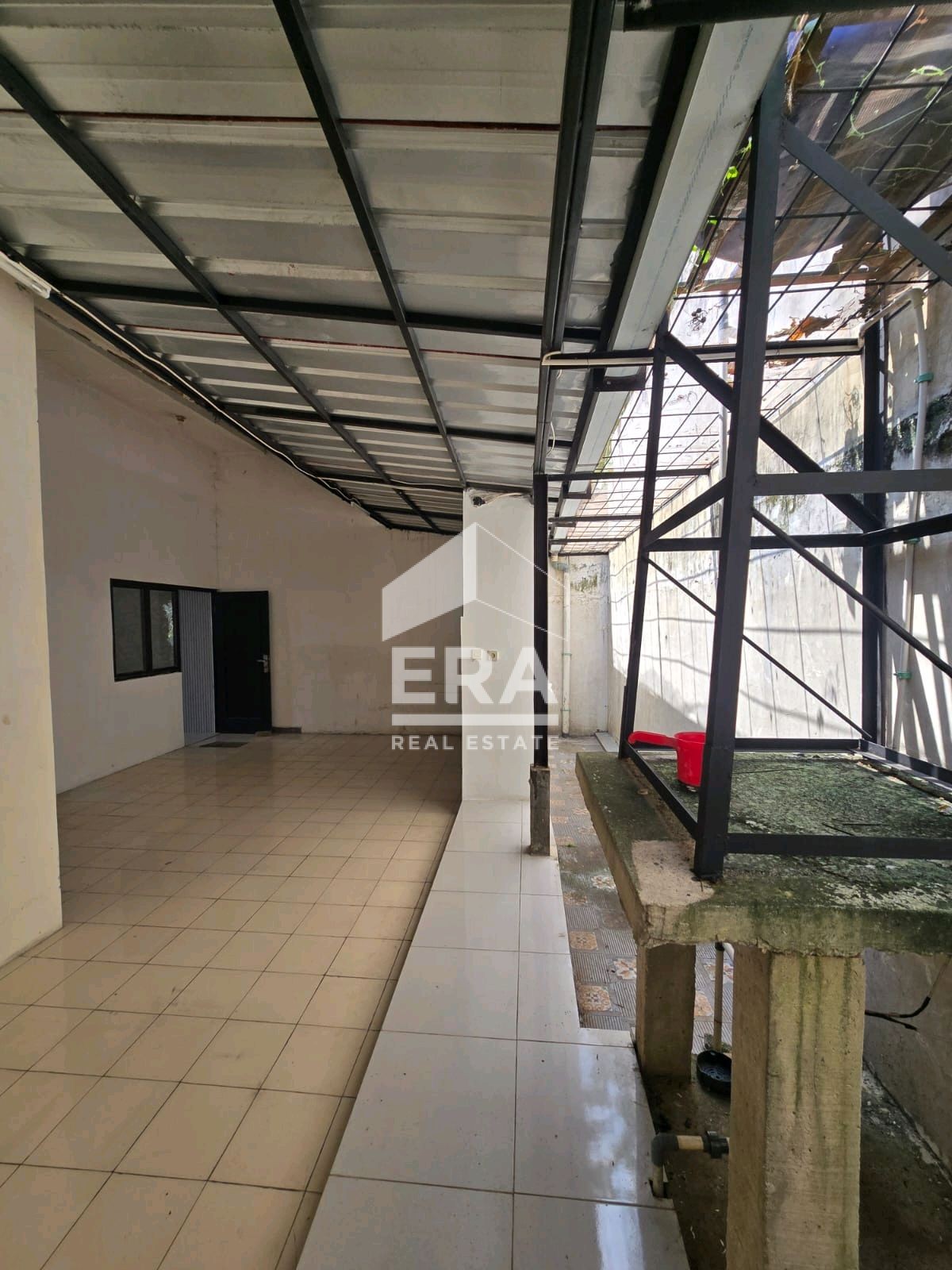 interior 8