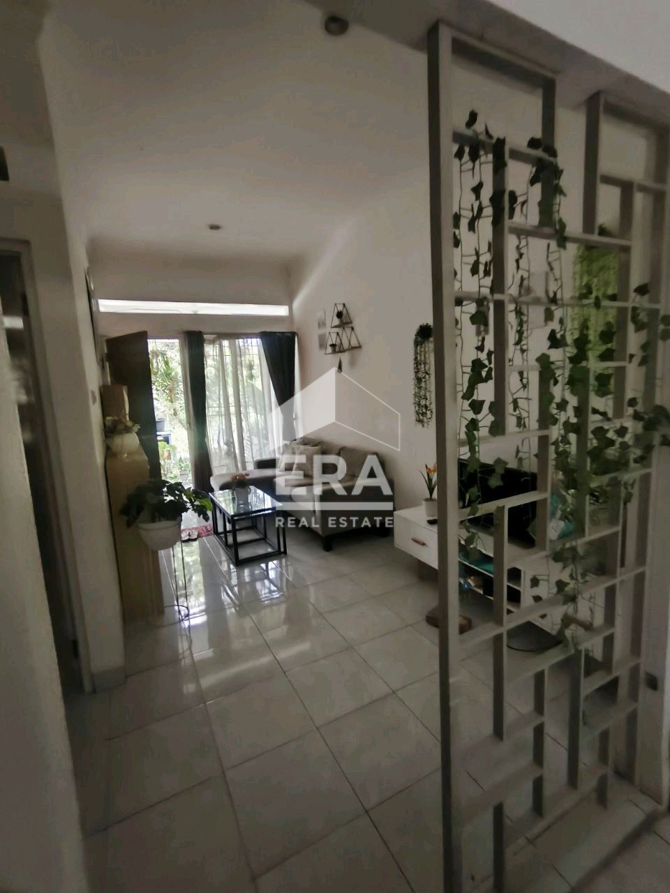 interior 8