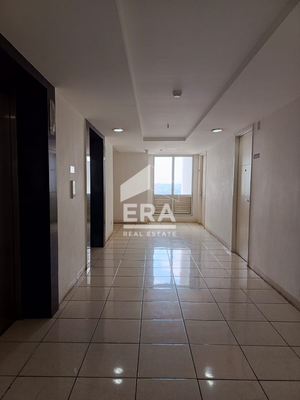 interior 8