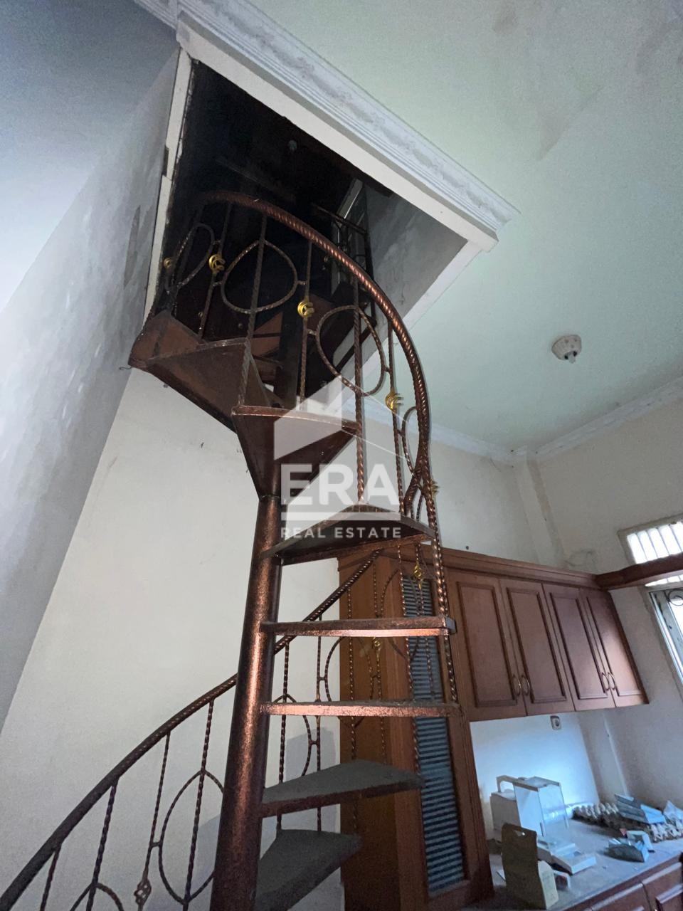 interior 9