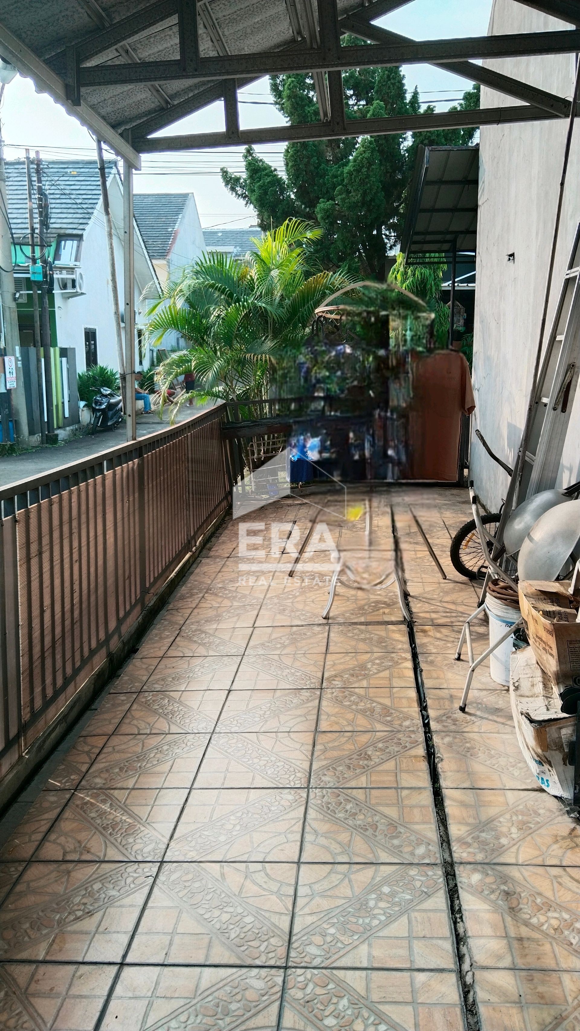 interior 8