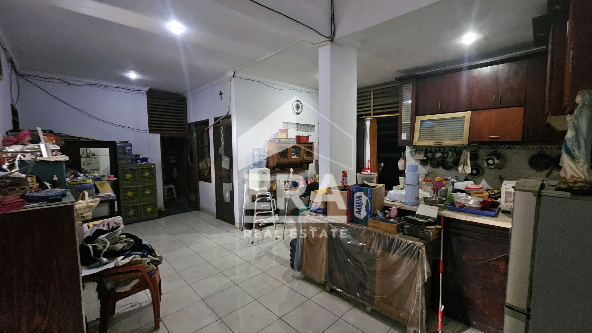 interior 8