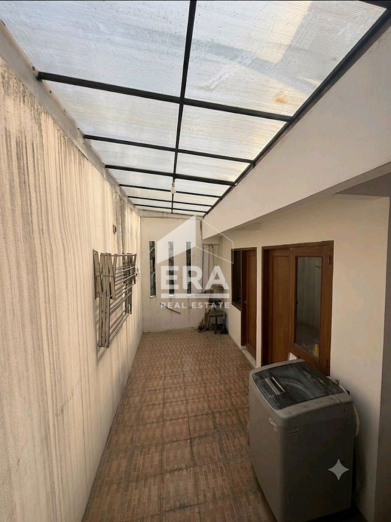 interior 10