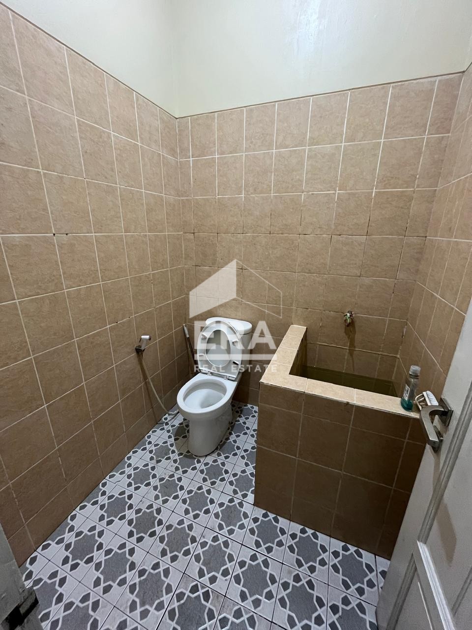 interior 8