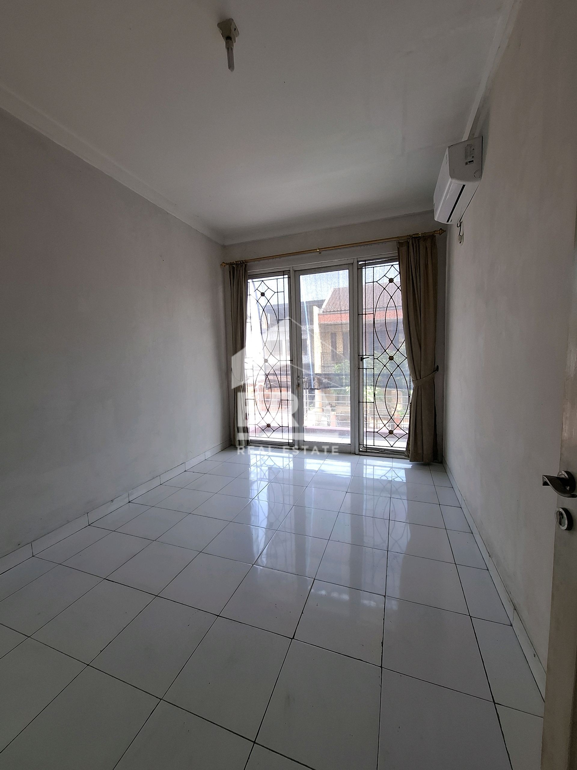 interior 6
