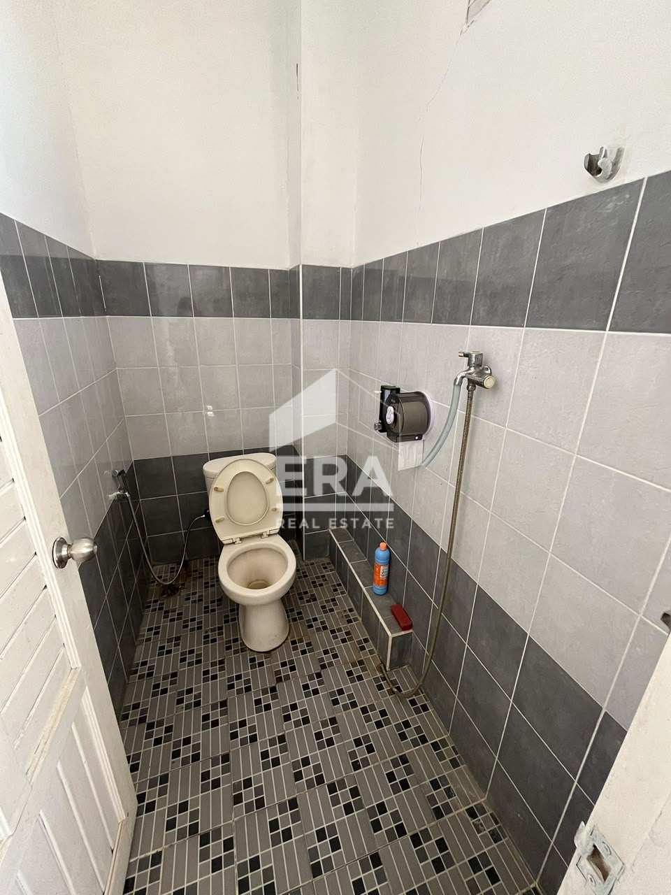 interior 8