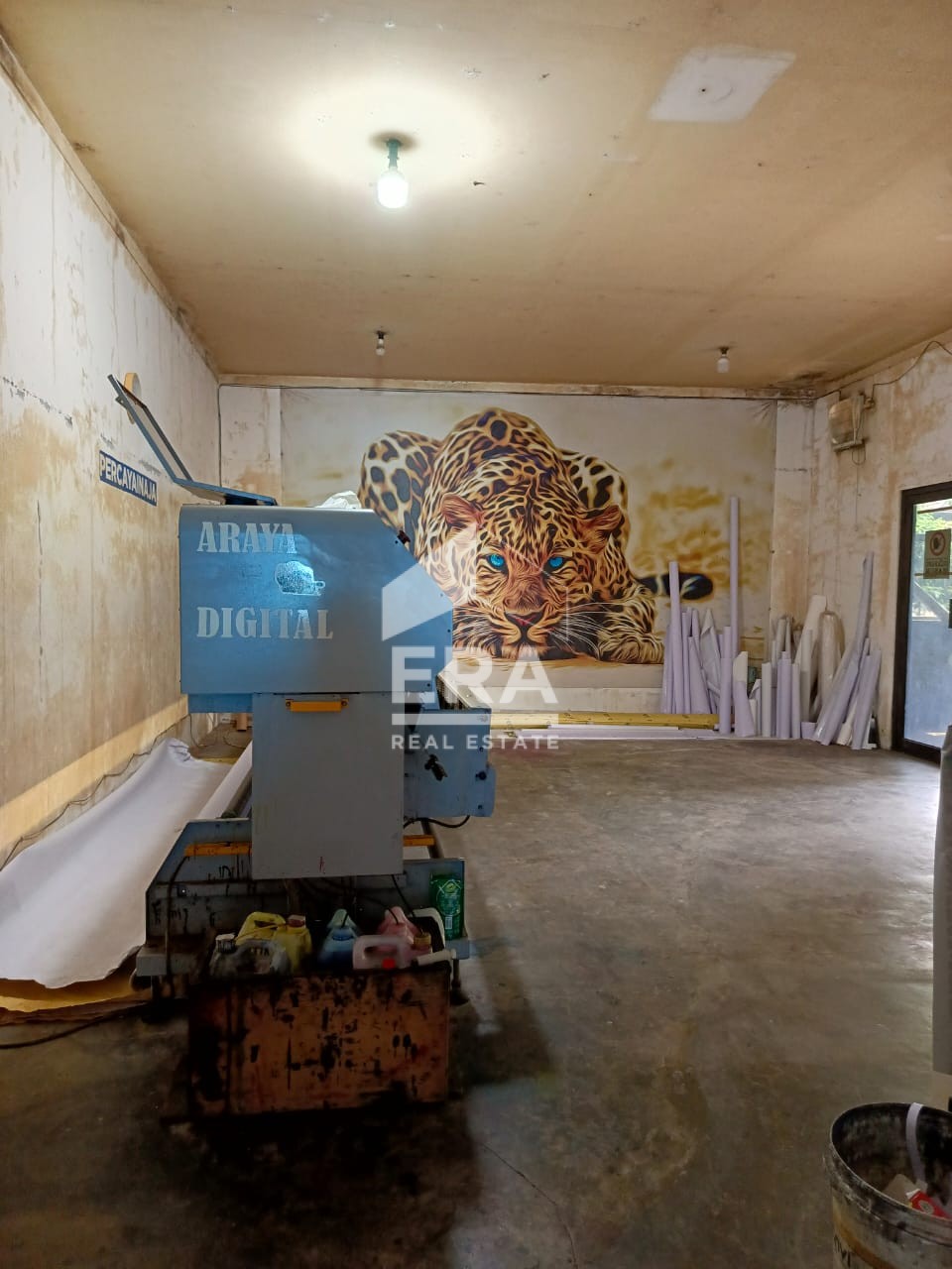 interior 8