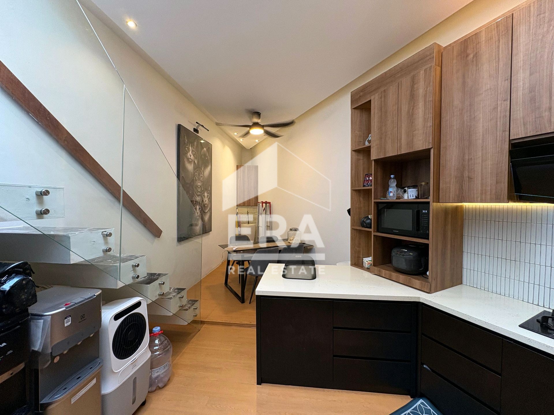 interior 8