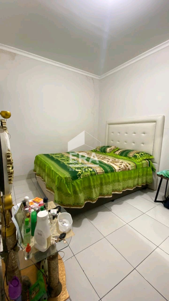 interior 8