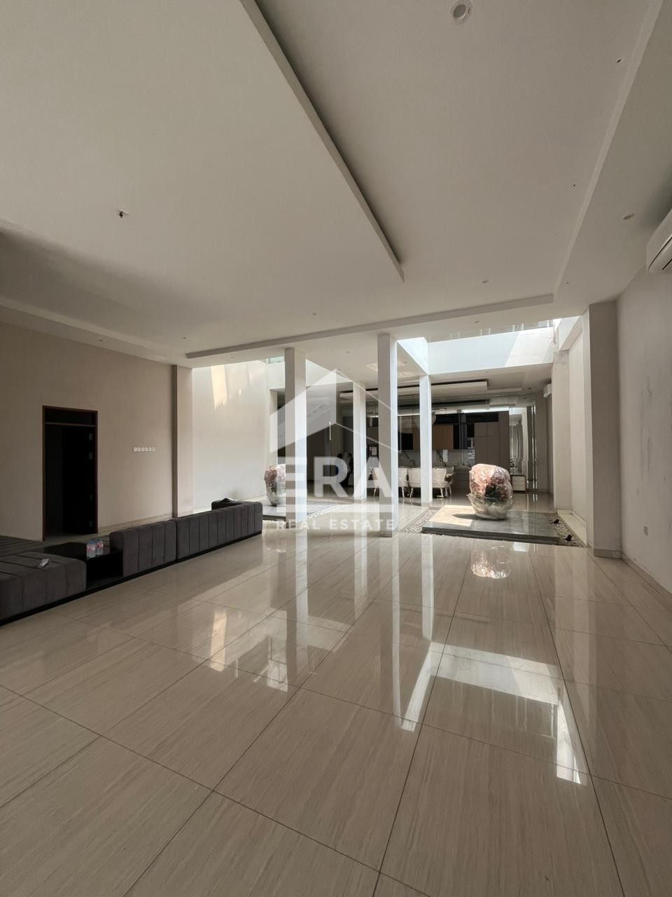 interior 4