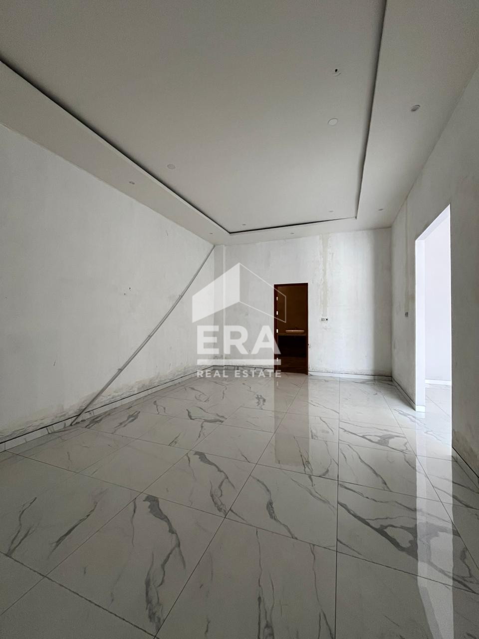 interior 10