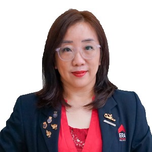 IVONNE DEWI SANTANA